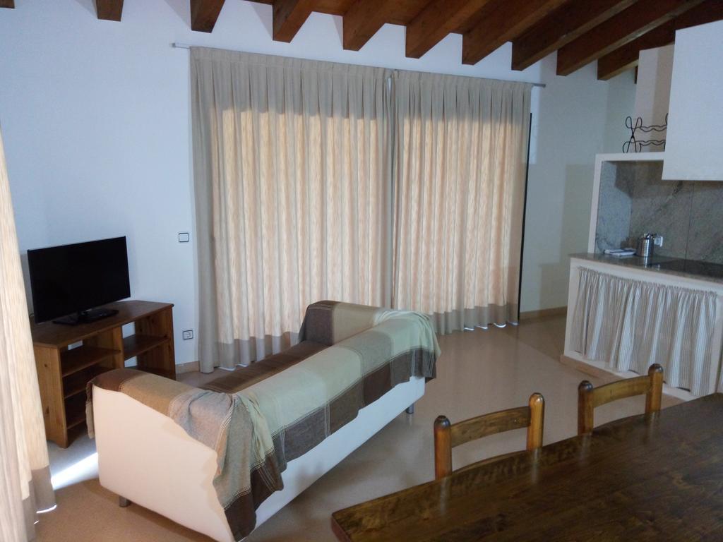 Apartamento Cal Cisteller Santa Pau Habitación foto